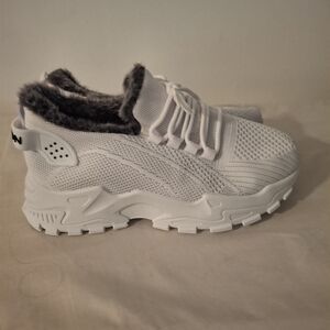 Women's White Knit Sneakers with Faux Fur Lining size 7.5
